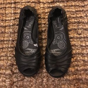 DONATING IN 7 DAYS MAKE OFFER Skecher Sandals